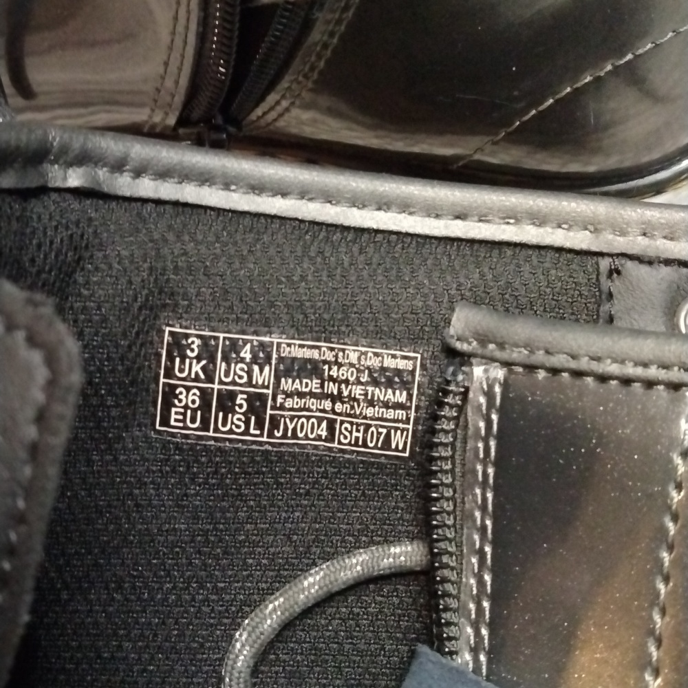 Dr. Martens metallic grey AirWait boots. Size 5 - Picture 3 of 5